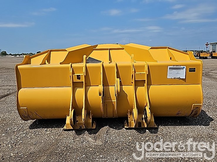 john-deere-744-image-4