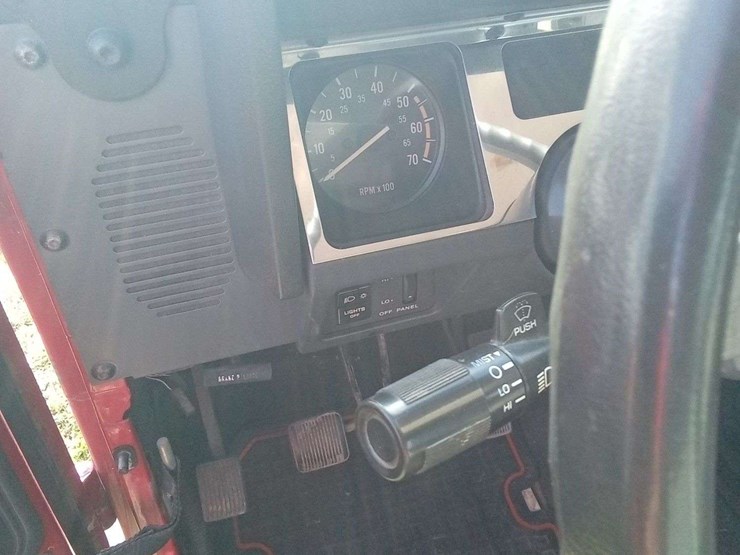 1991-jeep-wrangler-image-11