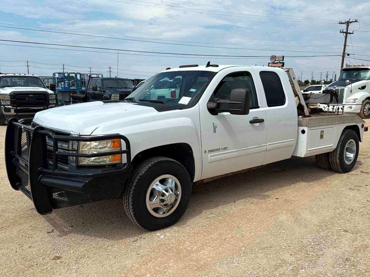 2009-chevrolet-silverado-image-1