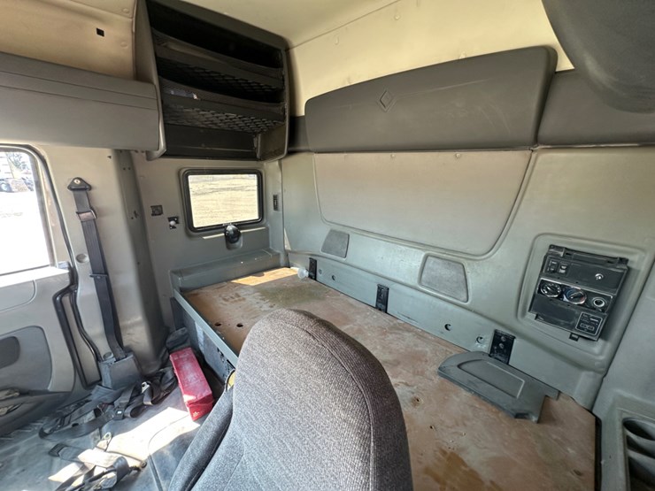 2012-international-prostar-image-17