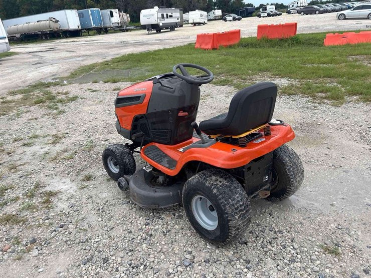 husqvarna-yth18542-42in-riding-mower-image-4