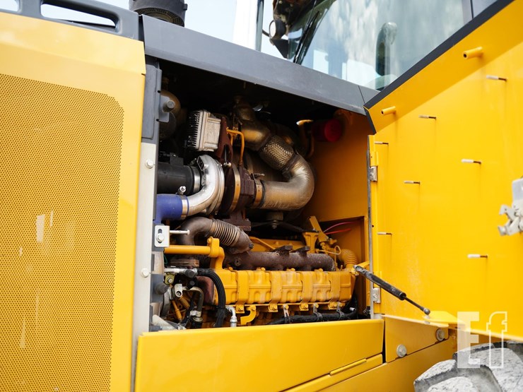 2015-deere-544k-image-31