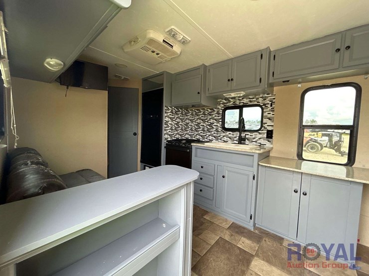 coleman-274bh-lantern-edition-travel-trailer-image-10