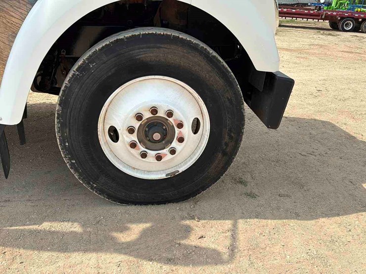 2016-(inoperable)-freightliner-sd122-image-8