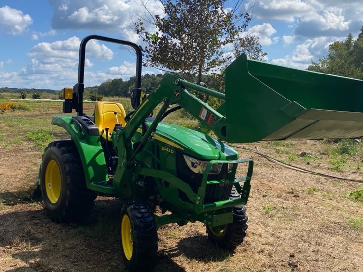 2023-john-deere-3043d-image-2
