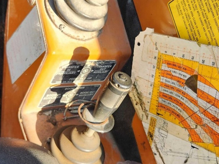 2001-lull-highlander-844c42-telescoping-8000#-lift.-serial-number-01w21p223795.-cummins-diesel-image-29