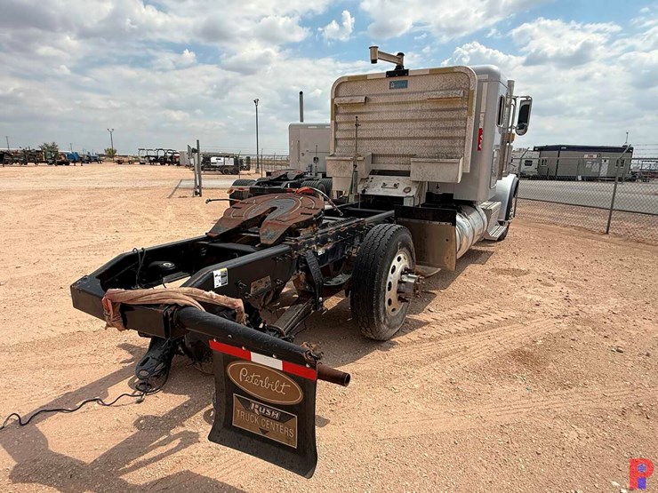 2013-peterbilt-388-image-4