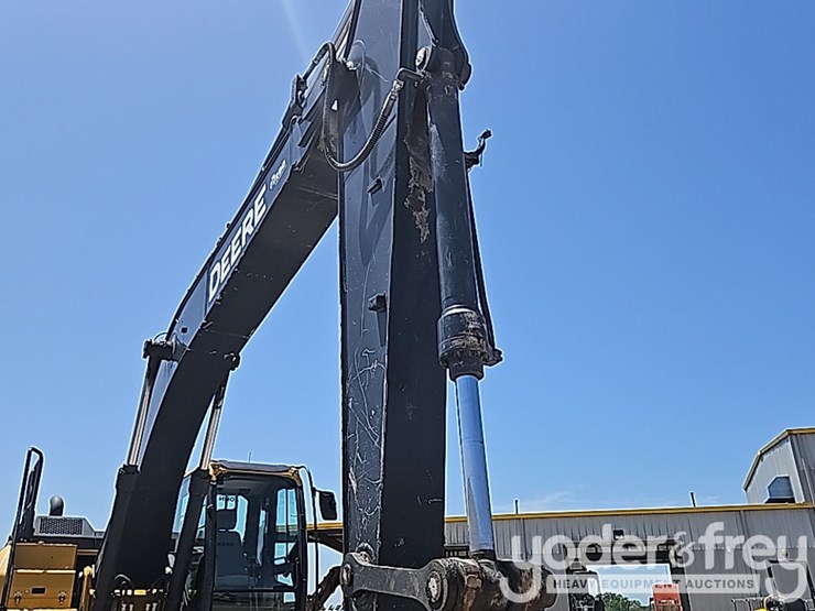 2019-deere-210g-image-25