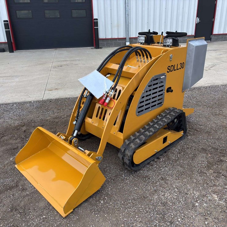 SDLL30 Stand-On Skid Loader