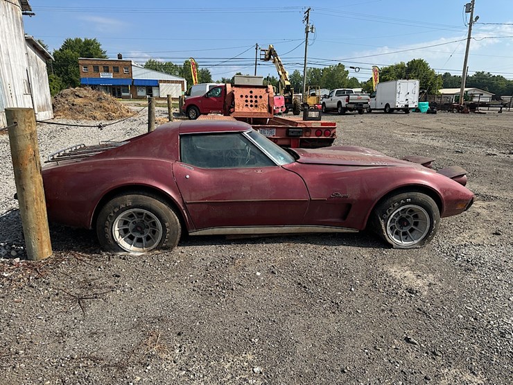 1974-corvette-stingray-image-4