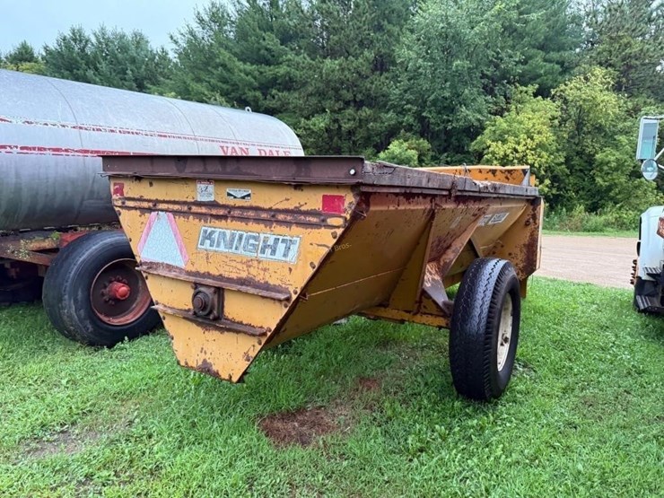 kuhn-knight-7112-slinger-manure-spreader-image-8