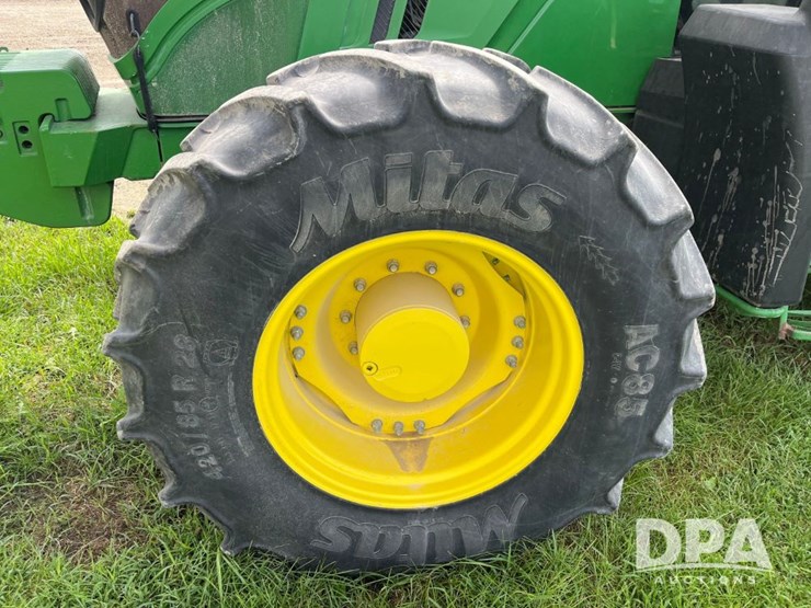 2014-john-deere-6140r-image-15