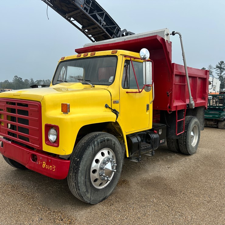 1984 INTERNATIONAL S1600