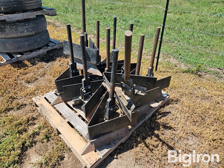hawkins-hiller/ditching-shovels-image-1