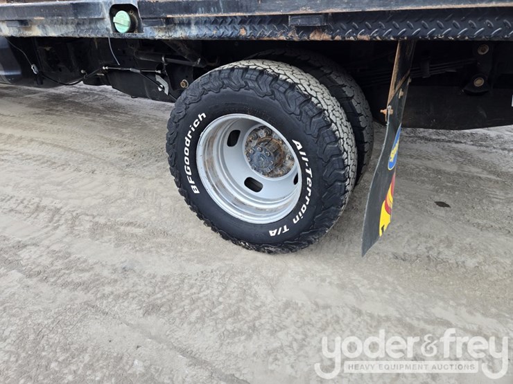 2022-ford-f350-xl-image-15