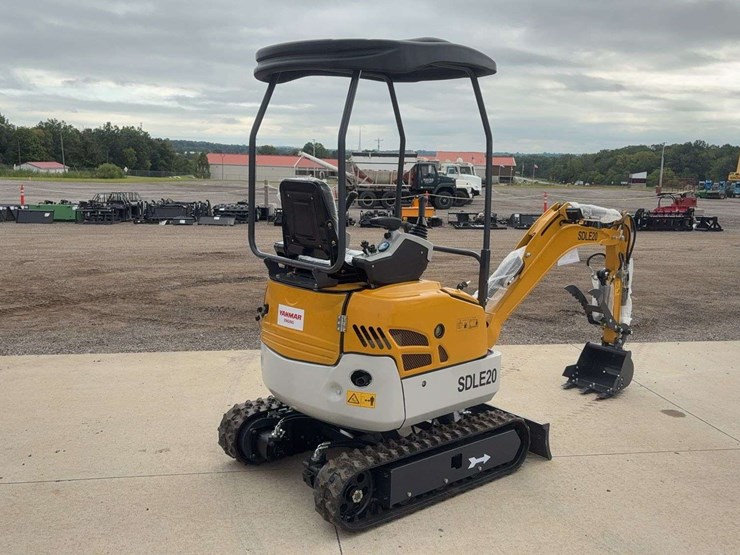 sdlanch-sdle20-mini-excavator-image-3