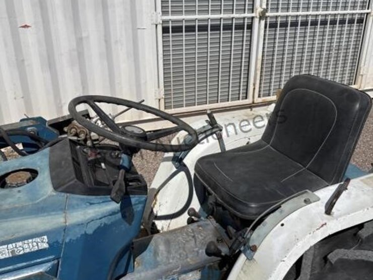 shibaua-sp1740-loader-tractor-image-17