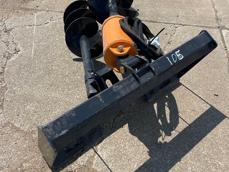 2025-wolverine-skidloader-post-hole-digger-image-3