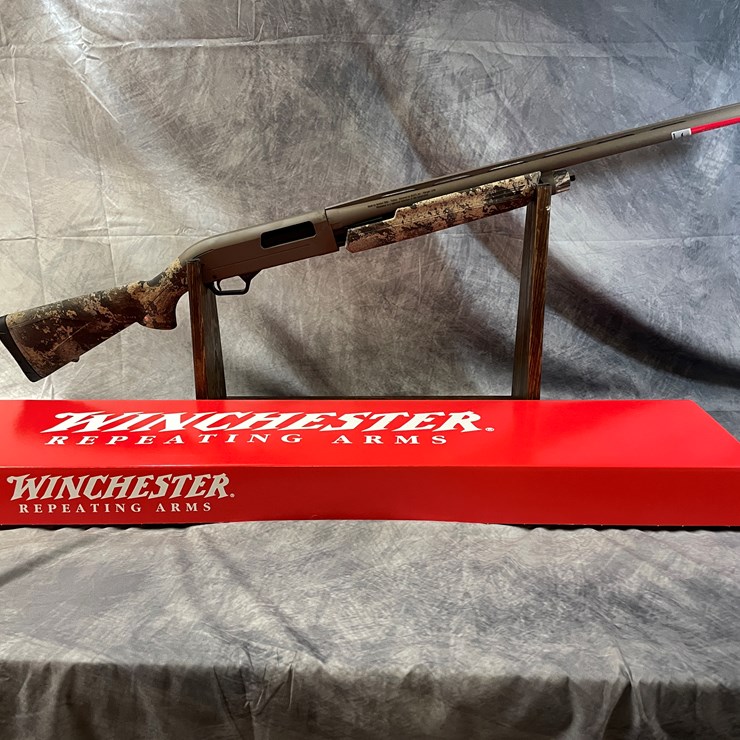 #4622 • Winchester SXP 12 Ga. Pump Action Shotgun, SN: TR6022-182882SP