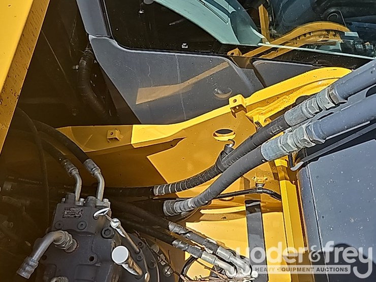 2019-deere-210g-image-35