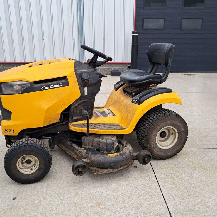 Cub Cadet Lawn Tractor