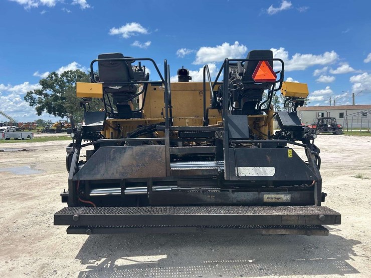 2012-caterpillar-at1055e-track-asphalt-paver-image-30