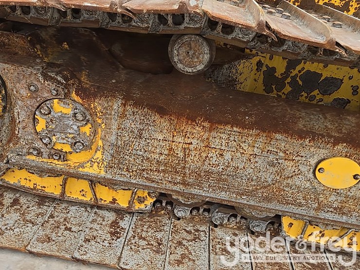 2020-komatsu-d61px-24-image-22
