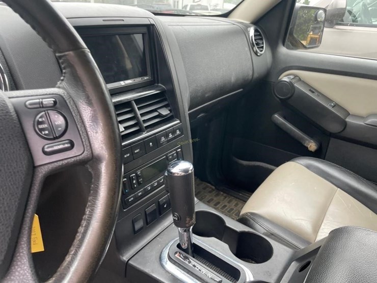 2007-ford-explorer-image-14