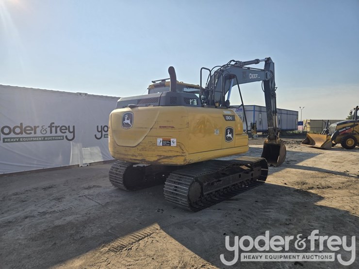 2022-deere-130g-image-5