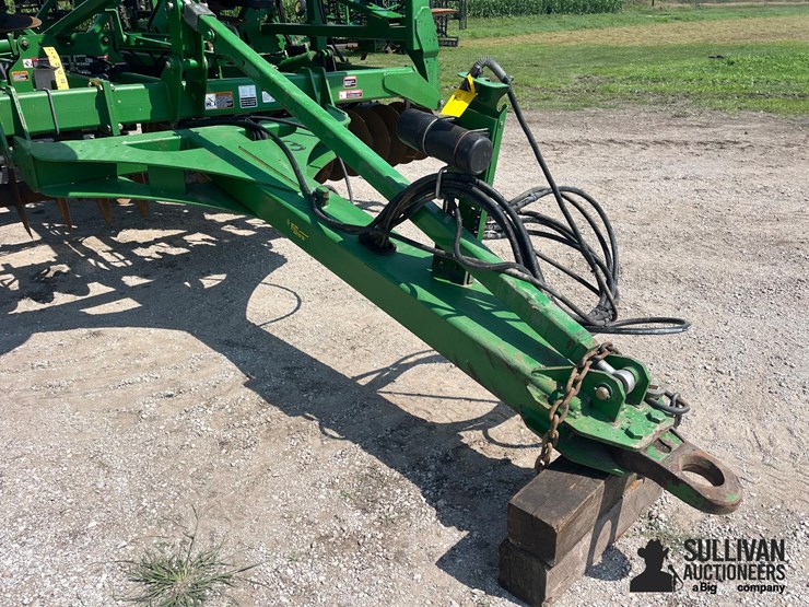 john-deere-2310-image-9