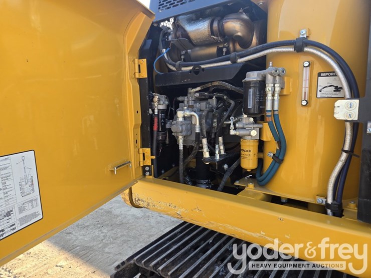2022-deere-130g-image-56