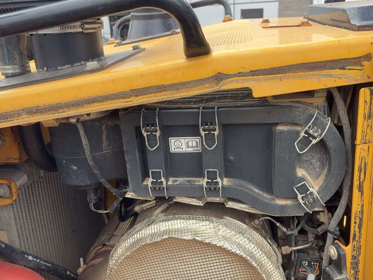 2013-caterpillar-d6t-xw-image-37