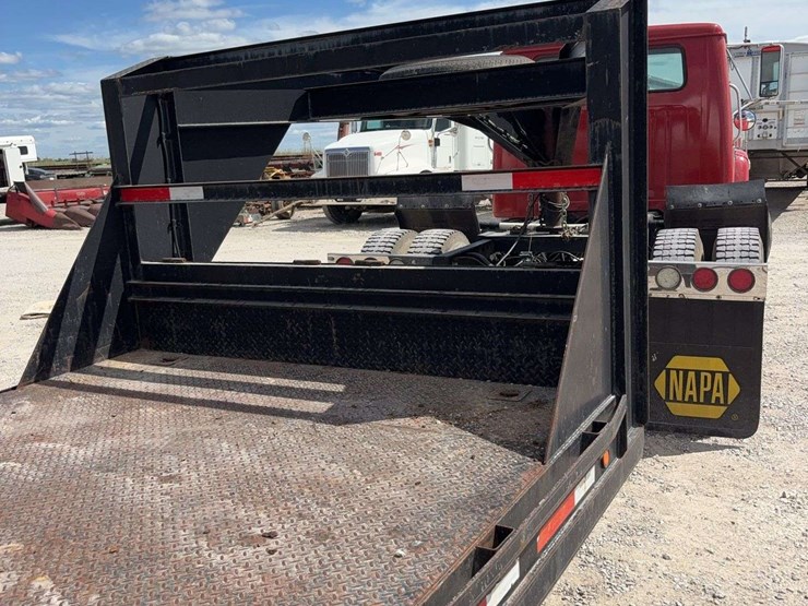 gooseneck-tandem-axle-trailer-with-ramps-image-15
