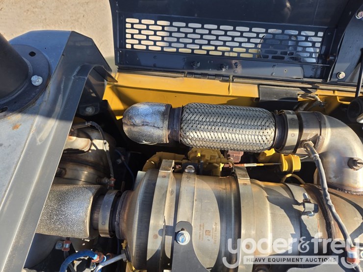 2022-deere-130g-image-65