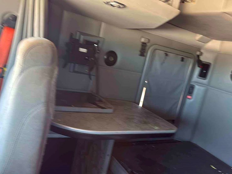 2020-kenworth-t680-image-13