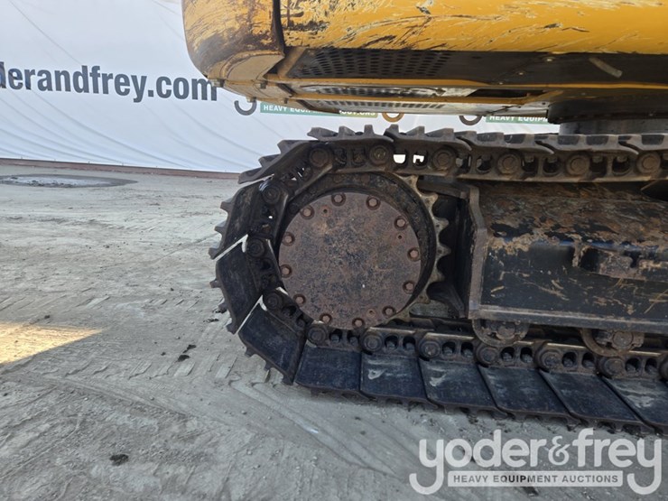 2022-deere-130g-image-27