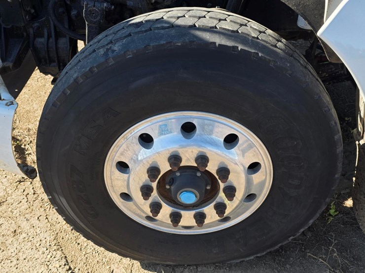 2012-kenworth-t370-image-14