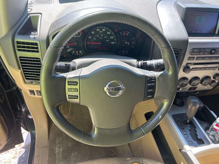 2007-nissan-armada-image-11