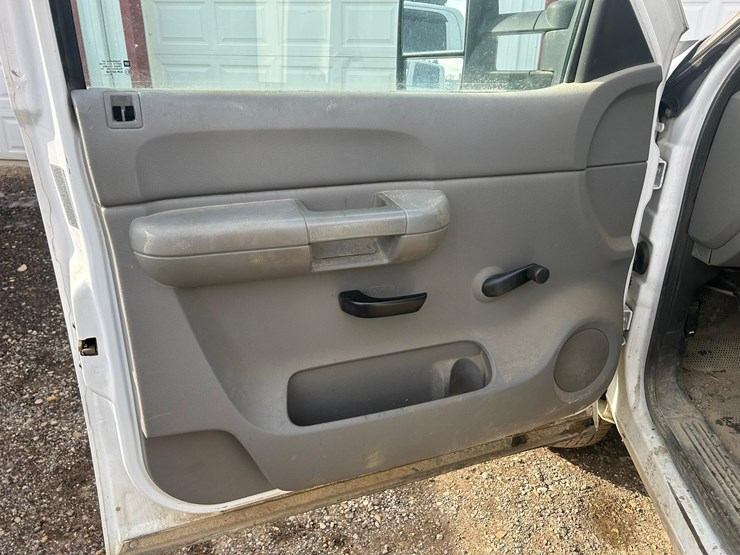 2009-chevrolet-silverado-3500hd-image-41