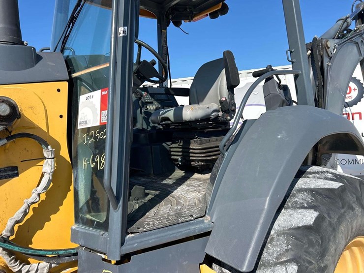 2015-caterpillar-410l-4x4-extendahoe-backhoe-loader-image-22