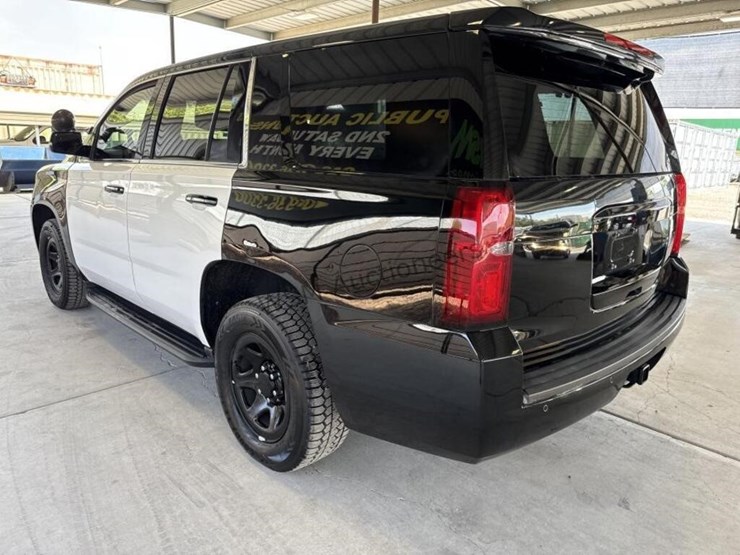2017-chevrolet-tahoe-image-5