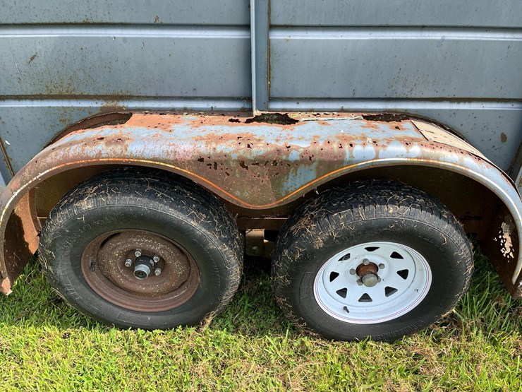 14ft.-livestock-trailer-image-11
