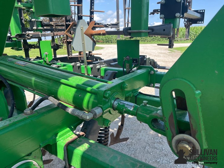 john-deere-2310-image-18