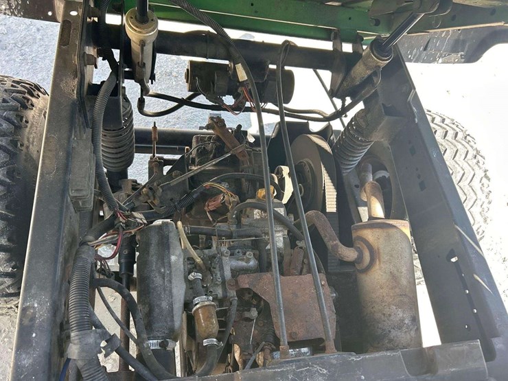 2012-john-deere-gator-hpx-image-10
