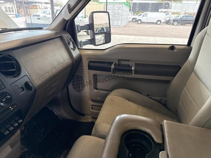 2008-ford-f550-image-19