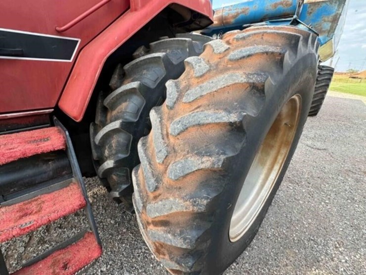 case-7130-tractor-image-21