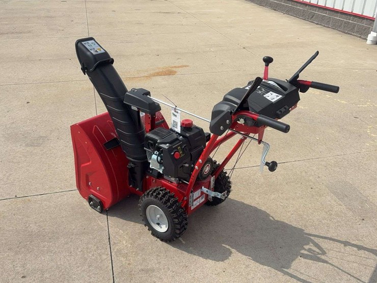 2022-troybilt-storm-2420-snowblower-image-4