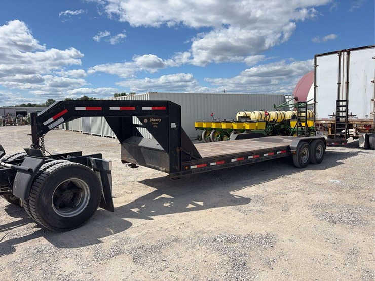 gooseneck-tandem-axle-trailer-with-ramps-image-1