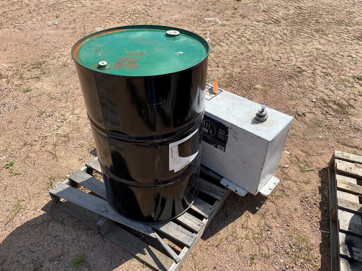 #4755-•-better-built-36-gallon-vertical-transfer-tank-and-steel-barrel-image-3