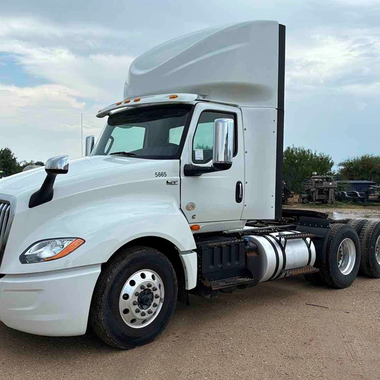 2019 INTERNATIONAL LT